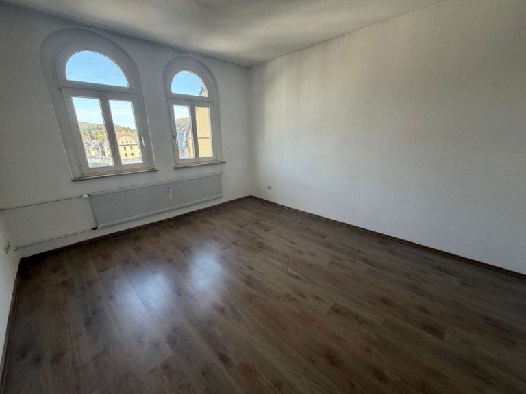Wohnzimmer Velbert Etagenwohnung Sch�ne, helle 4-Zimmer Dachgeschoss-Wohnung in Velbert