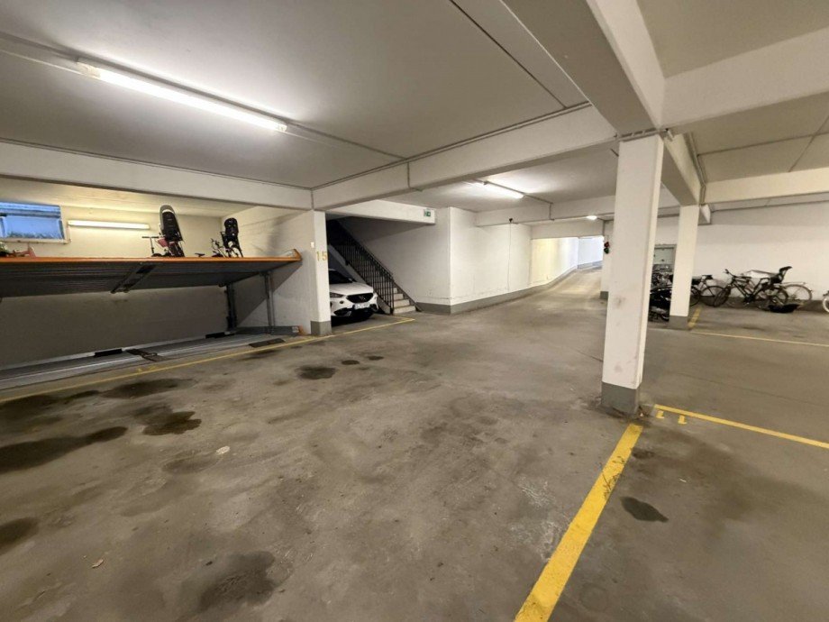 Tiefgarage Dachgeschosswohnung D�sseldorf