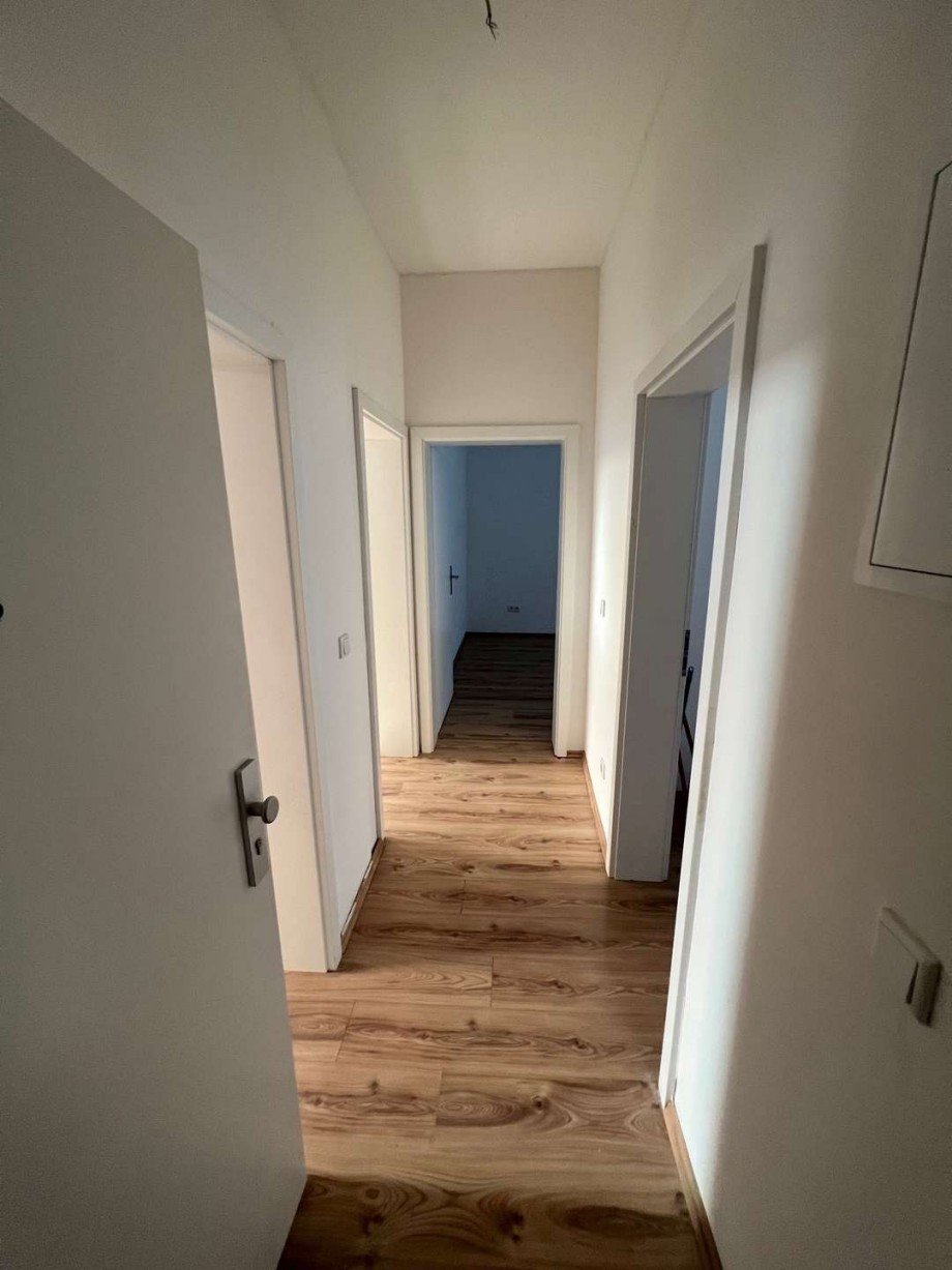 EG-links Mehrfamilienhaus Oberhausen
