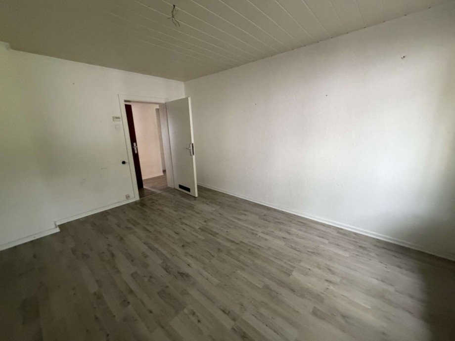 1 OG rechts Mehrfamilienhaus Duisburg
