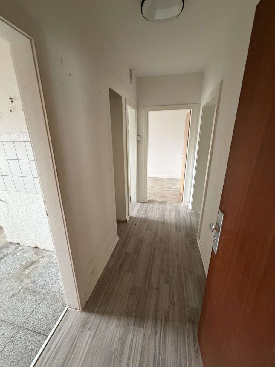 1 OG rechts Mehrfamilienhaus Duisburg