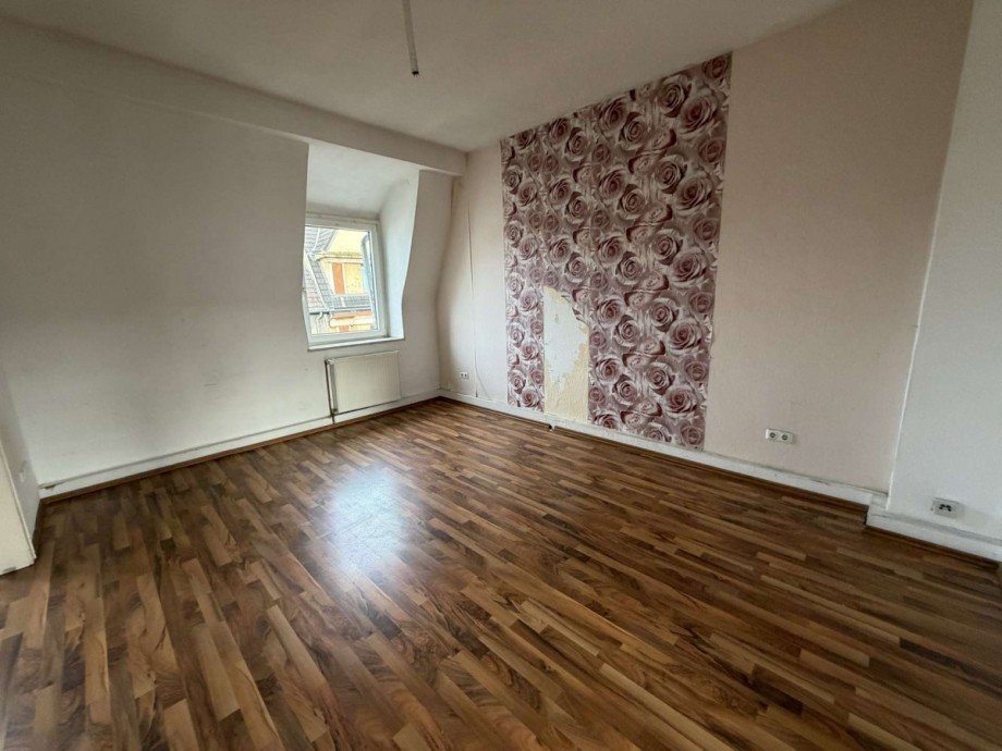 3 OG + DG Wohnung Mehrfamilienhaus Duisburg