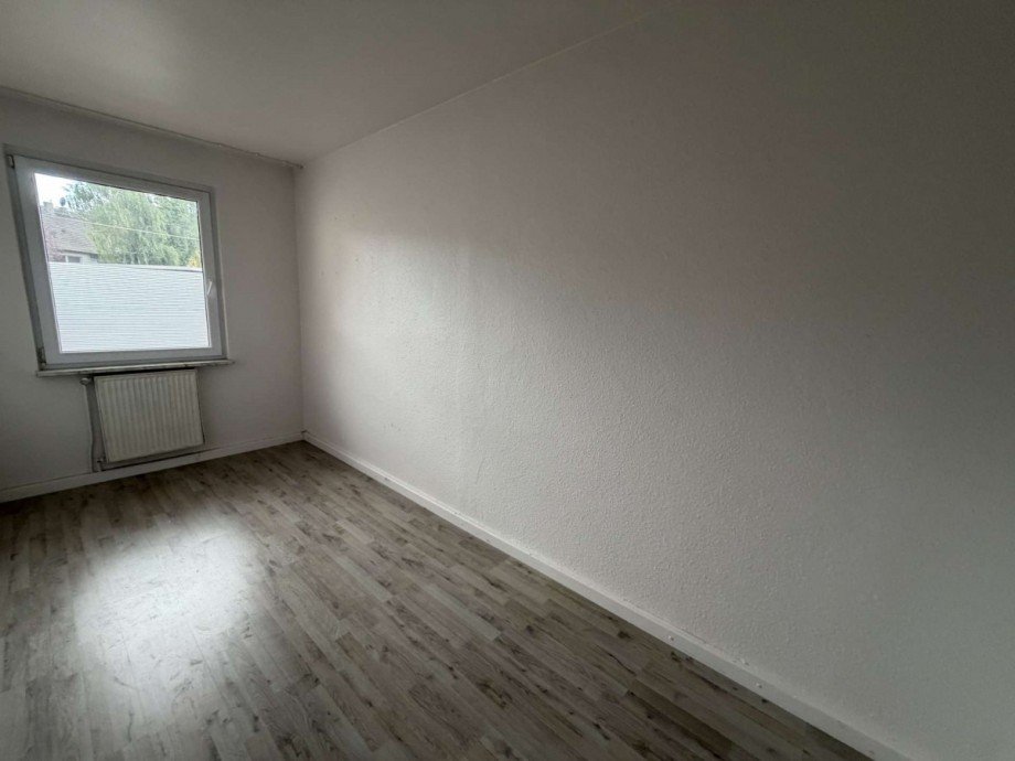 1 OG rechts Mehrfamilienhaus Duisburg
