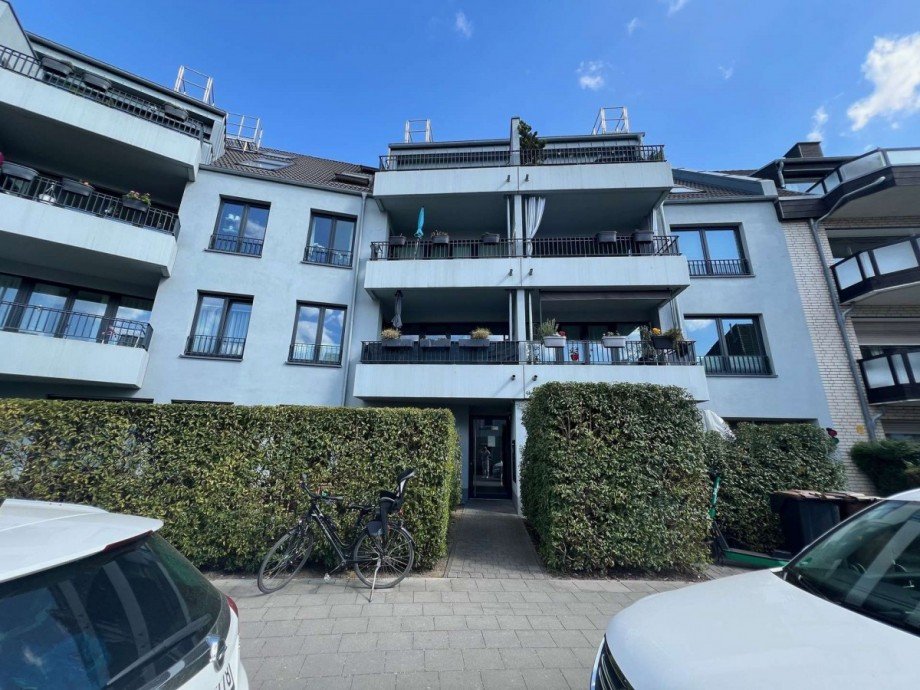 Hausansicht Dachgeschosswohnung D�sseldorf