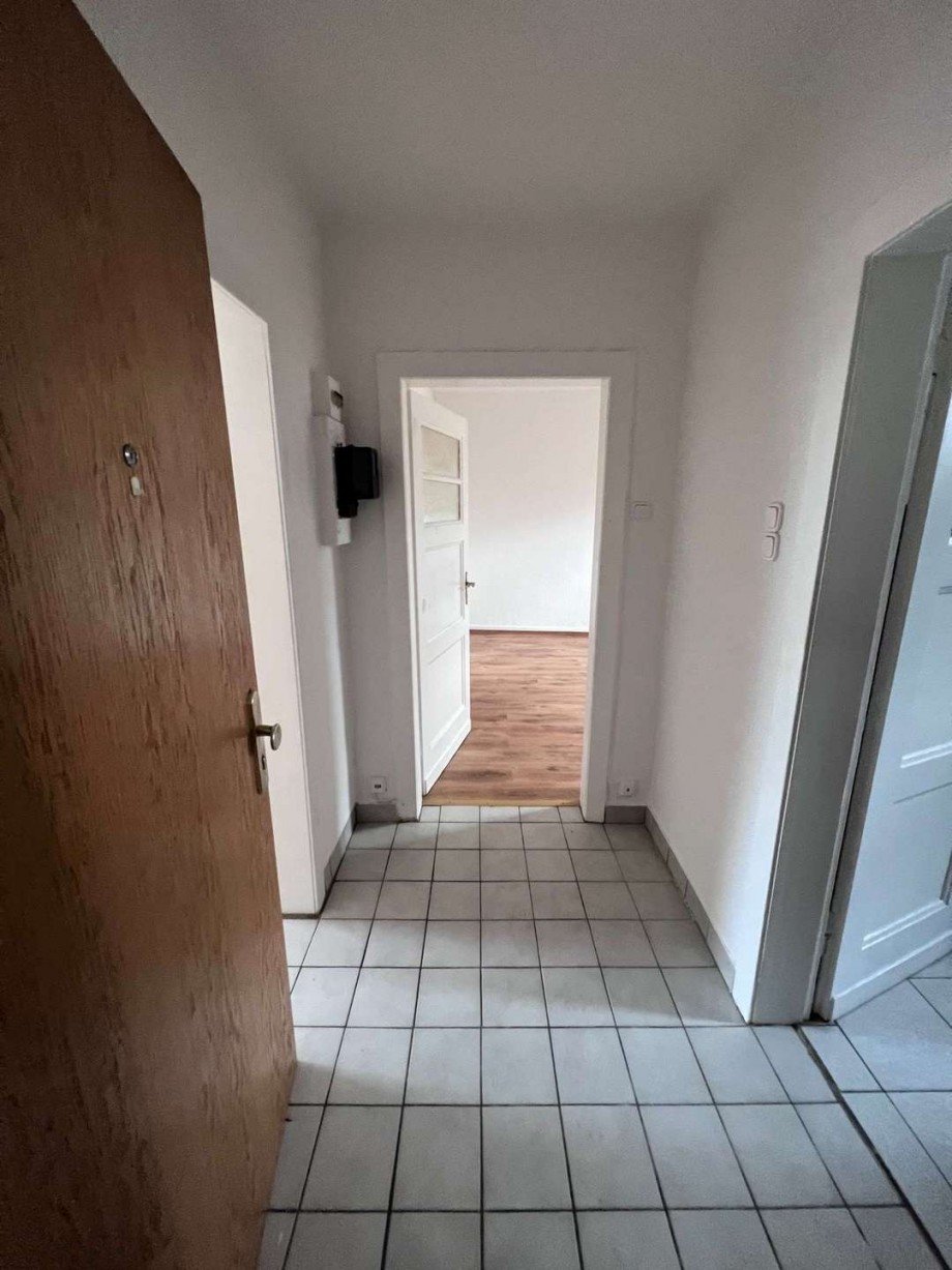 EG-links Mehrfamilienhaus Oberhausen