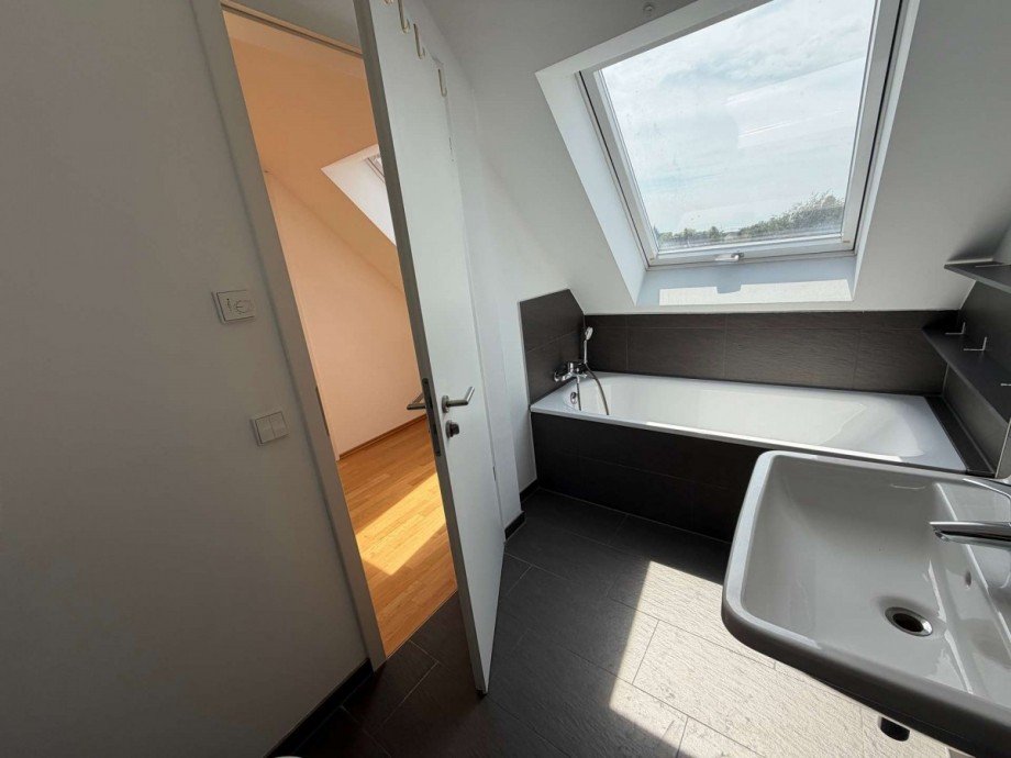WE 16 - Badezimmer II oben Mehrfamilienhaus D�sseldorf