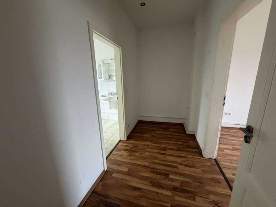 3 OG + DG Wohnung Mehrfamilienhaus Duisburg