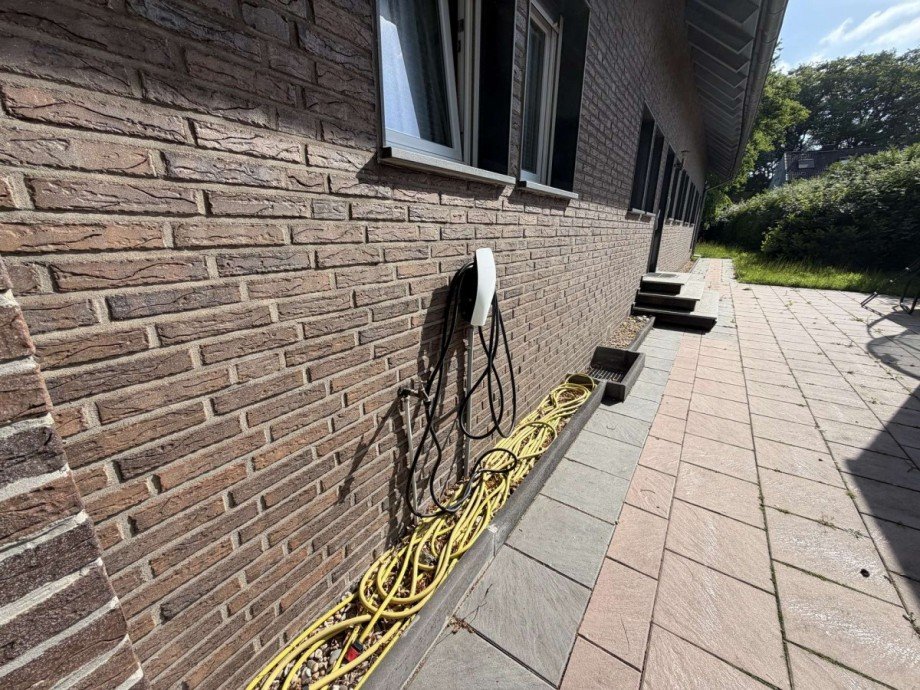 Ladestation - Tesla Zweifamilienhaus Duisburg