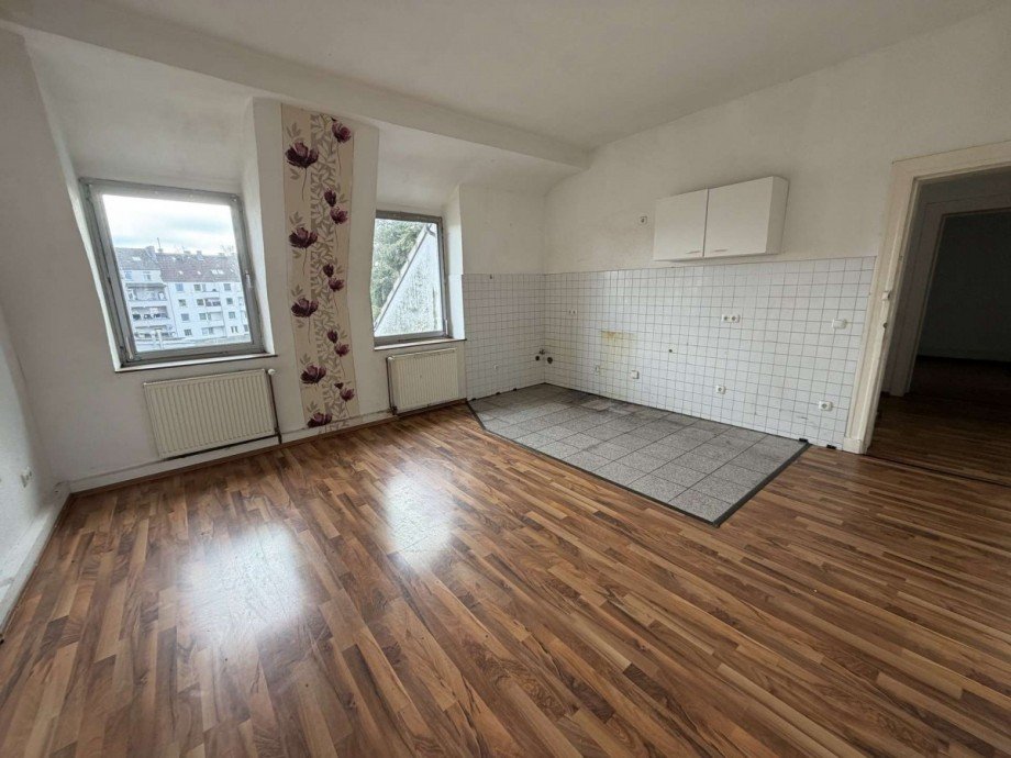 3 OG + DG Wohnung Mehrfamilienhaus Duisburg