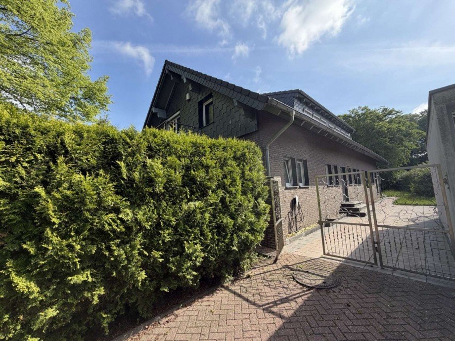 Hausansicht Zweifamilienhaus Duisburg