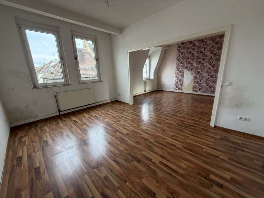 3 OG + DG Wohnung Mehrfamilienhaus Duisburg