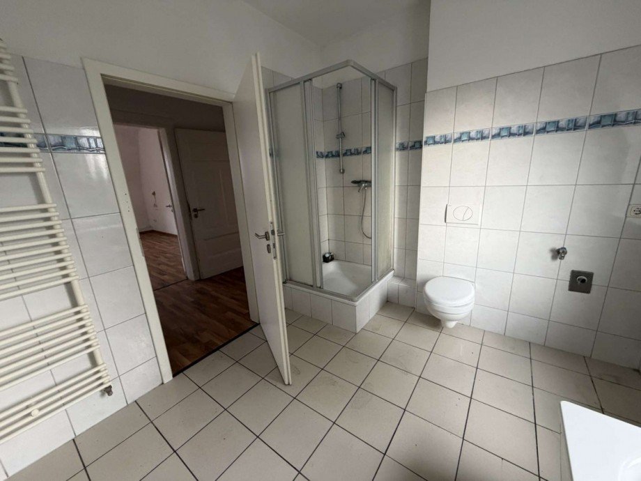 3 OG + DG Wohnung Mehrfamilienhaus Duisburg