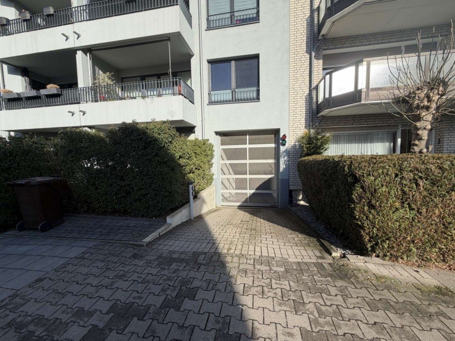 Hausansicht - Tiefgarage Dachgeschosswohnung D�sseldorf