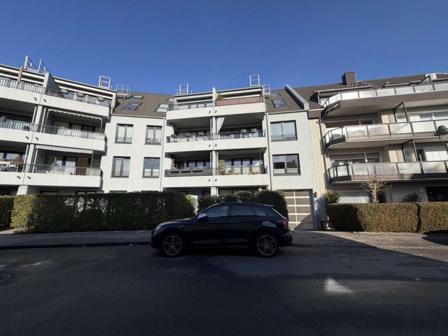 Hausansicht Dachgeschosswohnung D�sseldorf