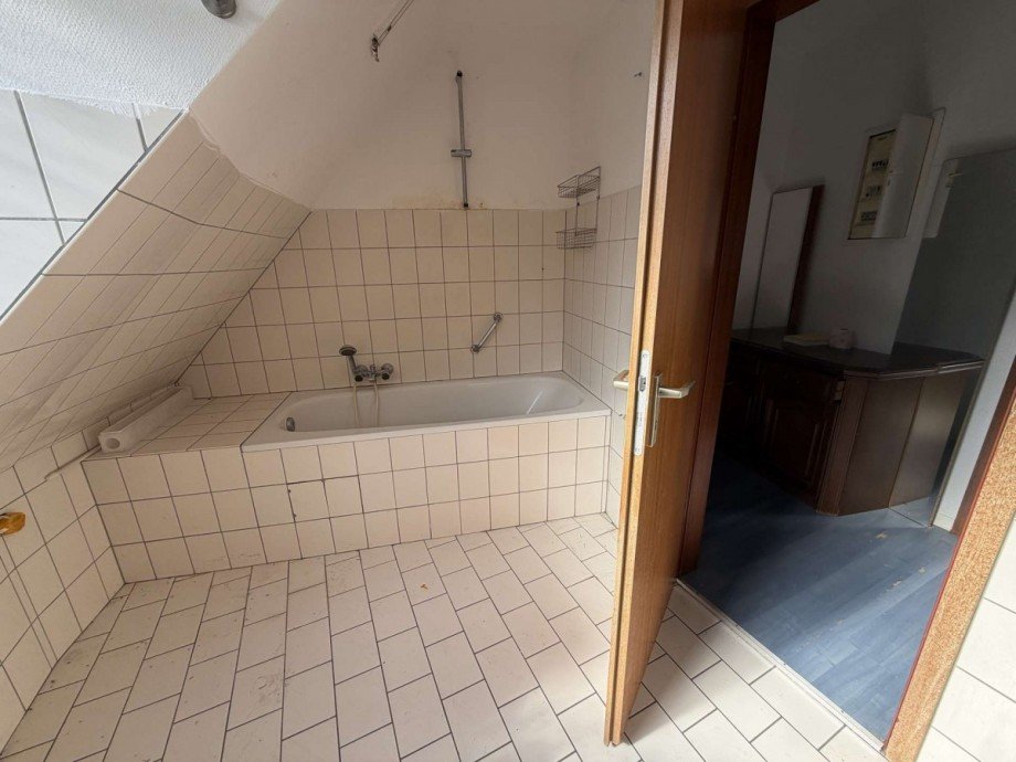 DG links - M�rkische Str. 28 Mehrfamilienhaus Herne