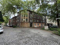 Hauptbild Attraktives Investment mit Entwicklungspotenzial - Mehrfamilienhaus mit Gewerbe in Duisburg-Ruhrort
