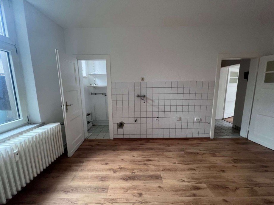 EG-links Mehrfamilienhaus Oberhausen
