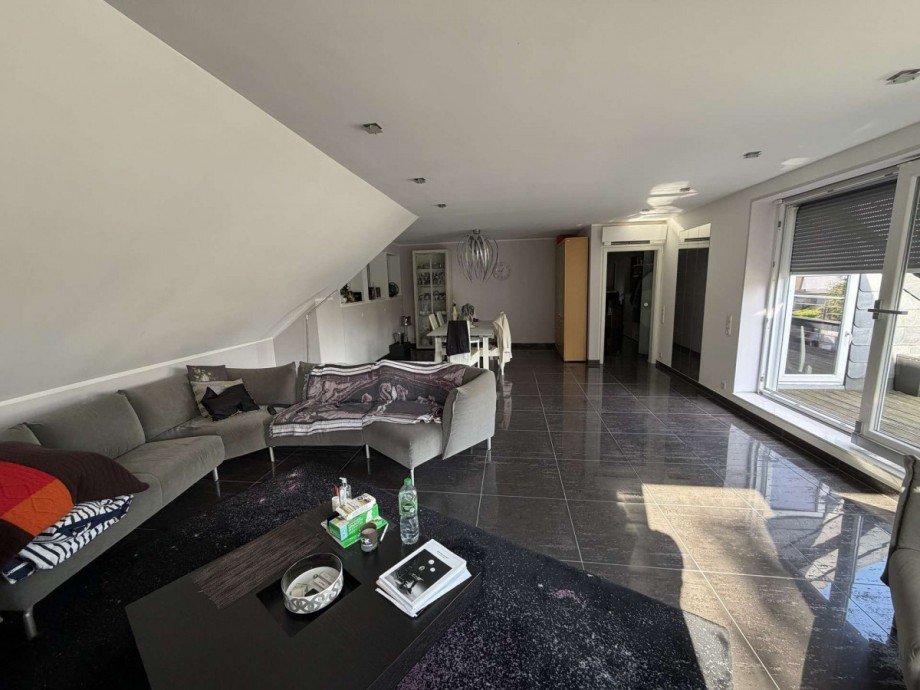 1 OG - Wohnzimmer Zweifamilienhaus Duisburg