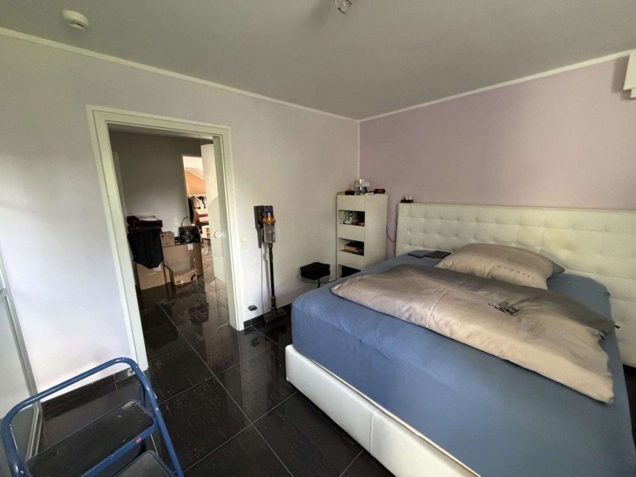 1 OG - Schlafzimmer II Zweifamilienhaus Duisburg