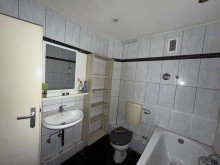 Badezimmer Vermietete, gro�e 5-Zimmer Wohnung in Oberhausen