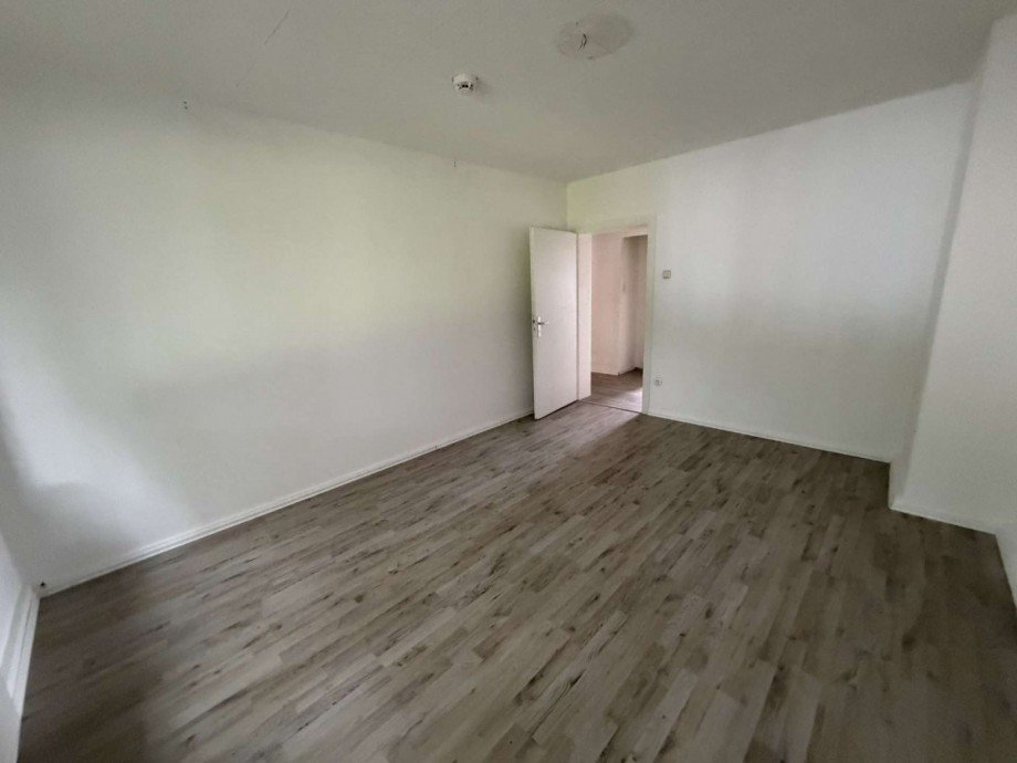 1 OG rechts Mehrfamilienhaus Duisburg