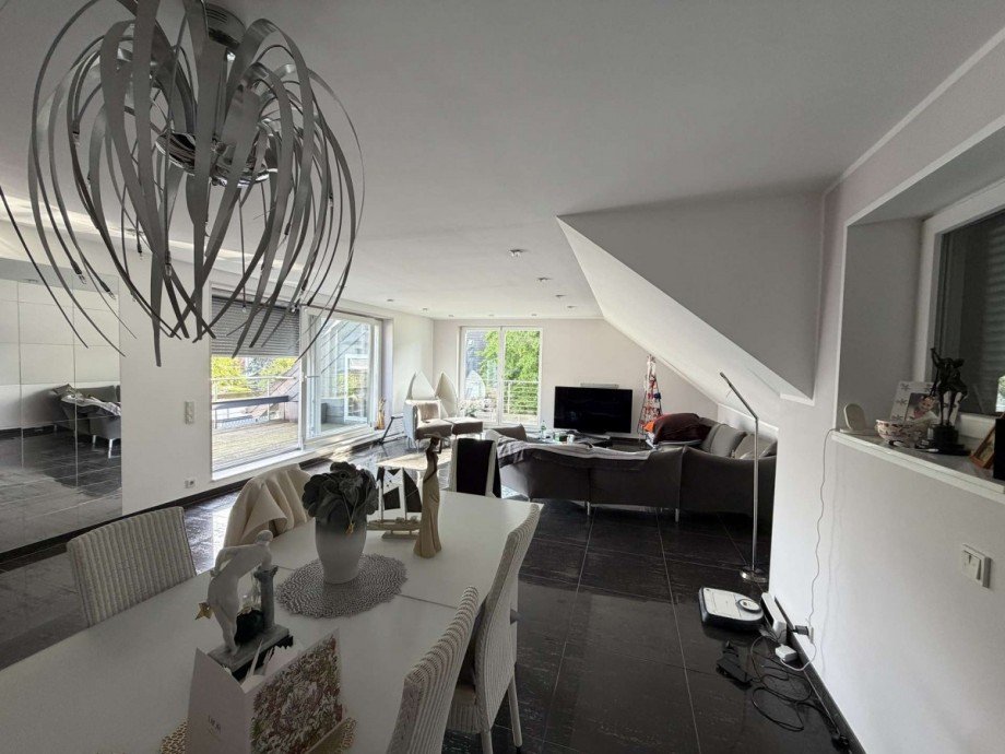 1 OG - Wohnzimmer Zweifamilienhaus Duisburg