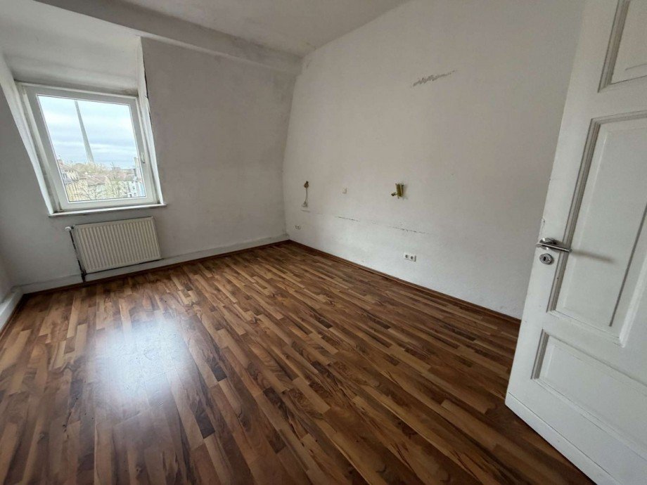 3 OG + DG Wohnung Mehrfamilienhaus Duisburg