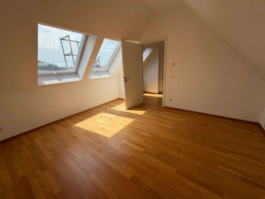 WE 16 - Schlafzimmer III oben Mehrfamilienhaus D�sseldorf