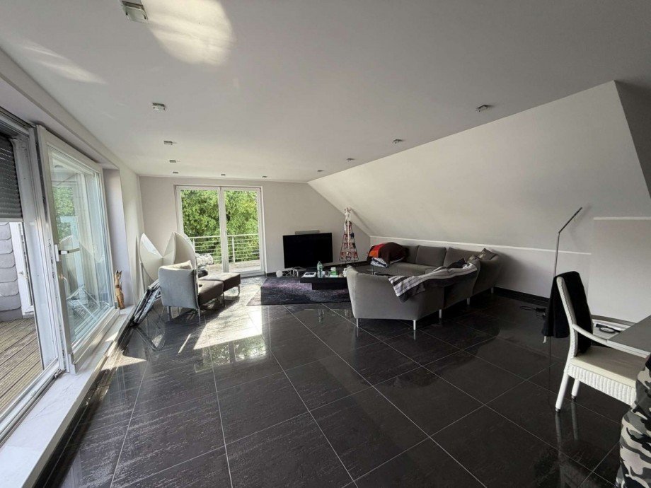 1 OG - Wohnzimmer Zweifamilienhaus Duisburg