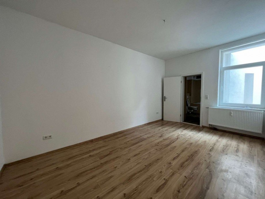 EG-links Mehrfamilienhaus Oberhausen