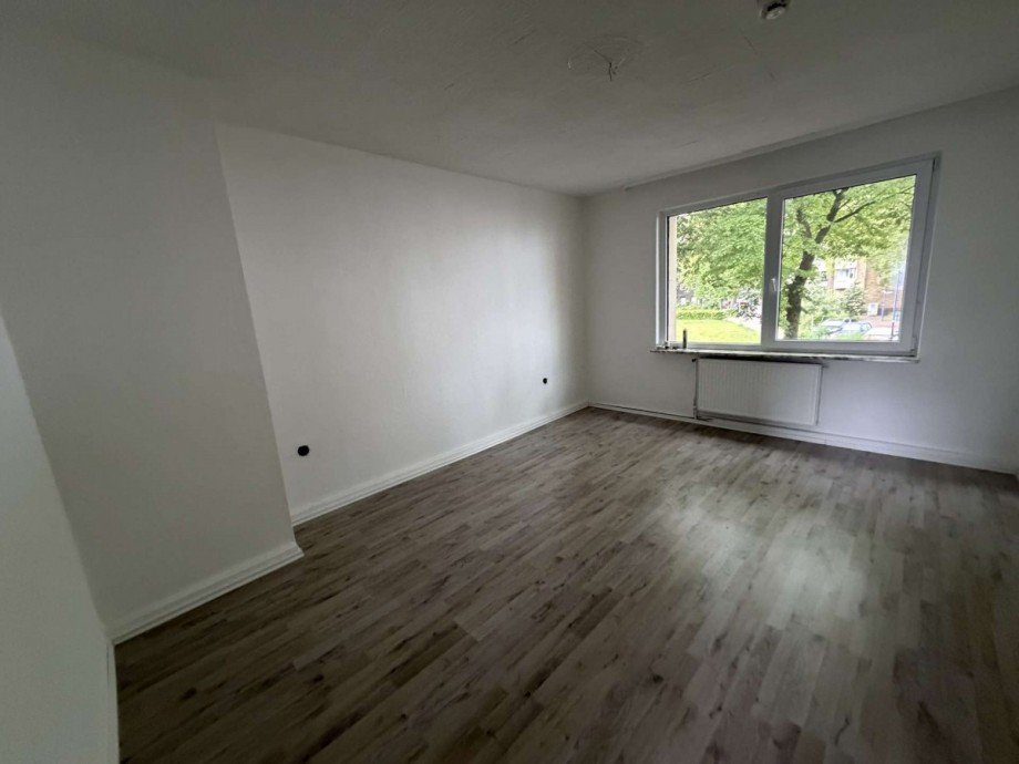1 OG rechts Mehrfamilienhaus Duisburg