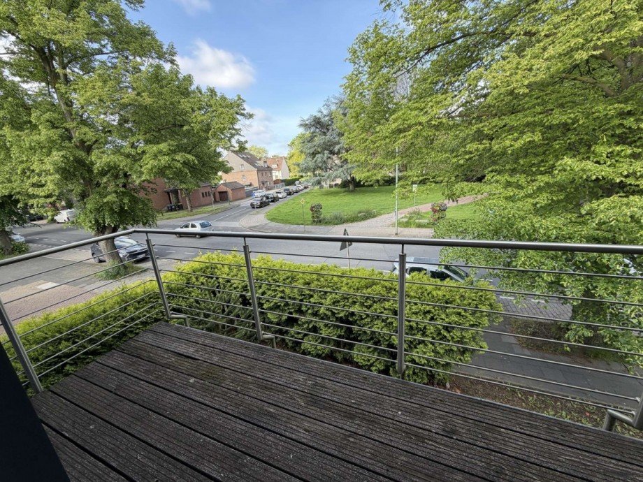 1 OG - Balkon III Zweifamilienhaus Duisburg