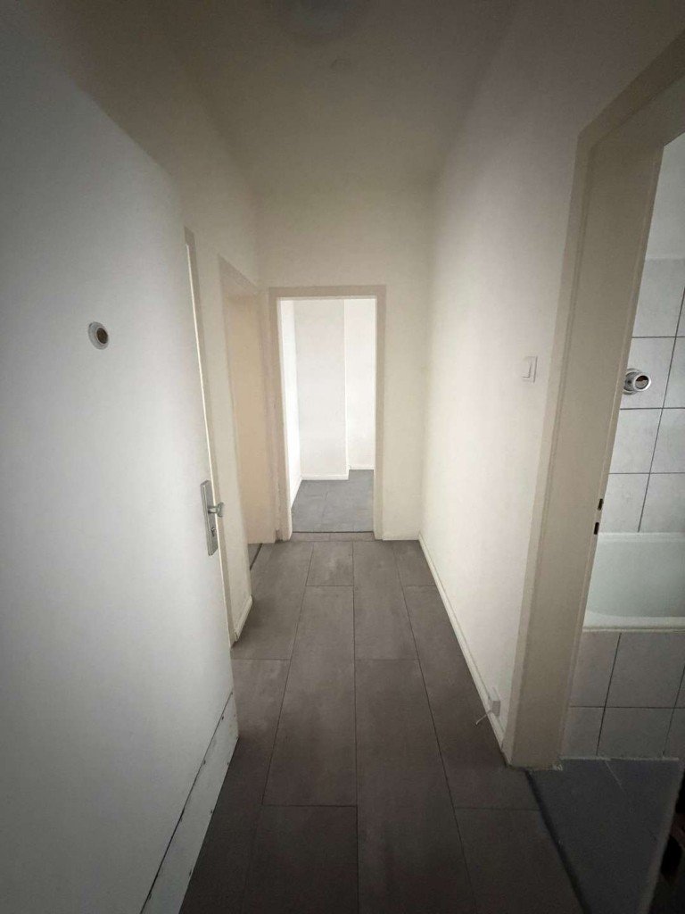 Flur Oberhausen Erdgeschosswohnung 2-Zimmer-Wohnung mit Gestaltungspotenzial in Oberhausen - Ideal f�r Singles und Paare