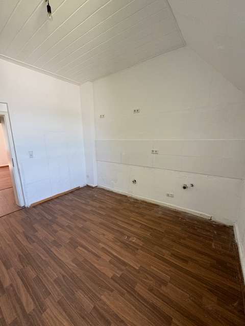 2 OG Wohn- / Gesch�ftshaus Duisburg