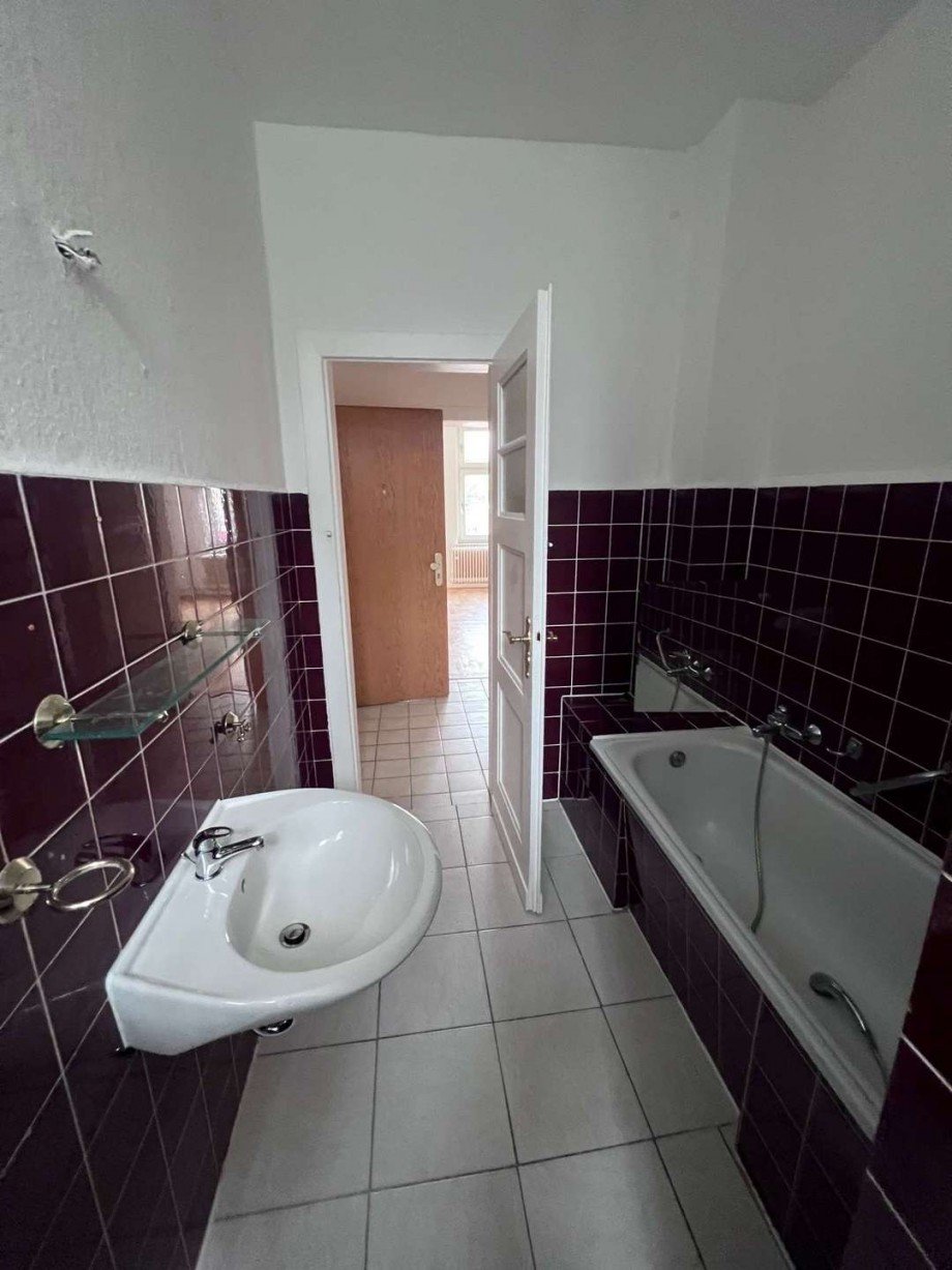 EG-links Mehrfamilienhaus Oberhausen