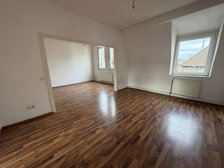3 OG + DG Wohnung Mehrfamilienhaus Duisburg