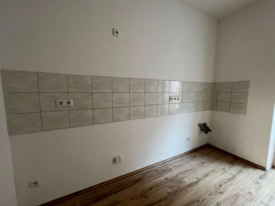 EG-links Mehrfamilienhaus Oberhausen