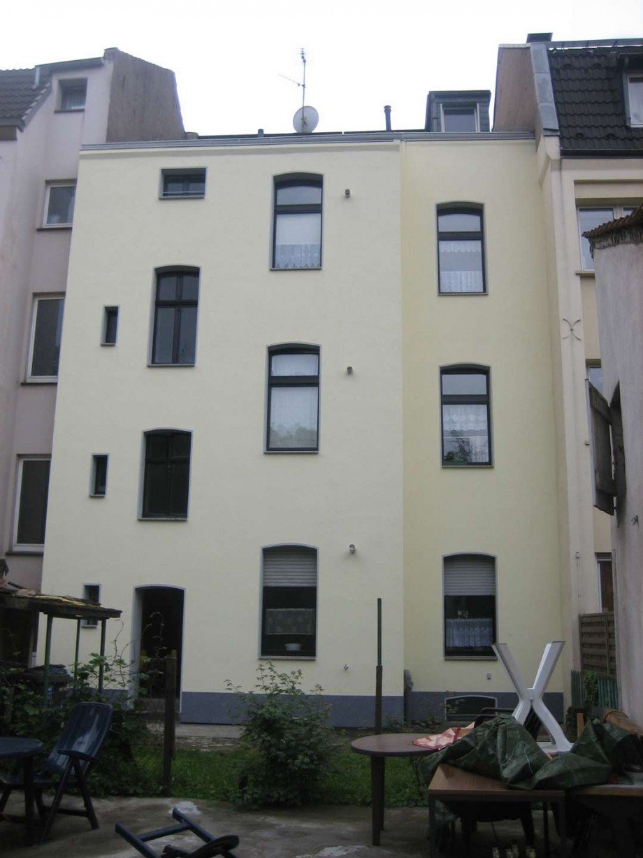 Hintere Fassade Mehrfamilienhaus Duisburg