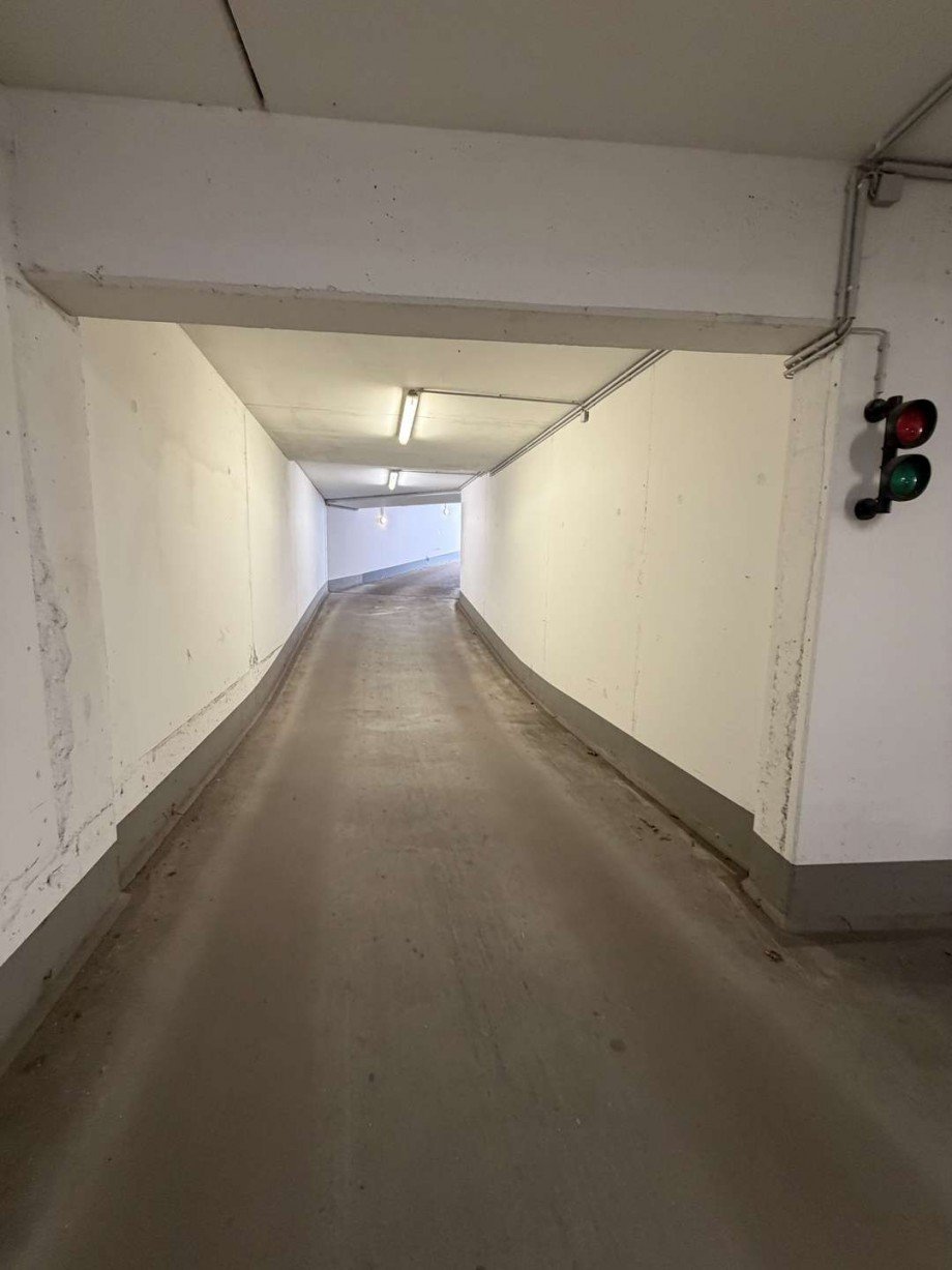 Tiefgarage Dachgeschosswohnung D�sseldorf