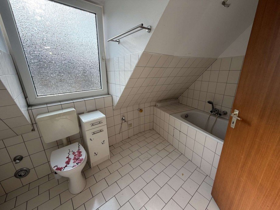DG links - M�rkische Str. 28 Mehrfamilienhaus Herne