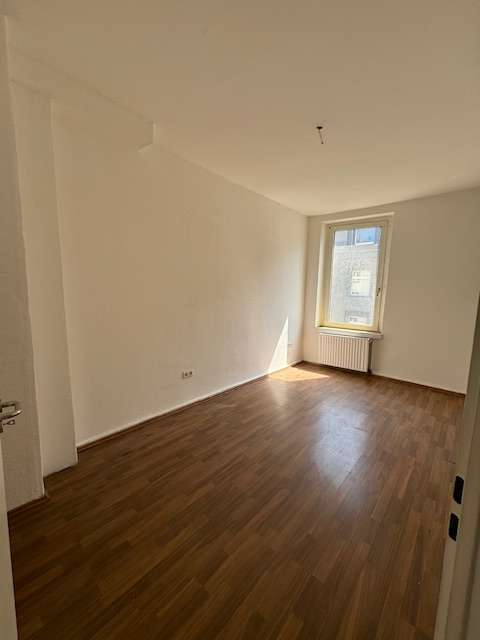 2 OG Wohn- / Gesch�ftshaus Duisburg